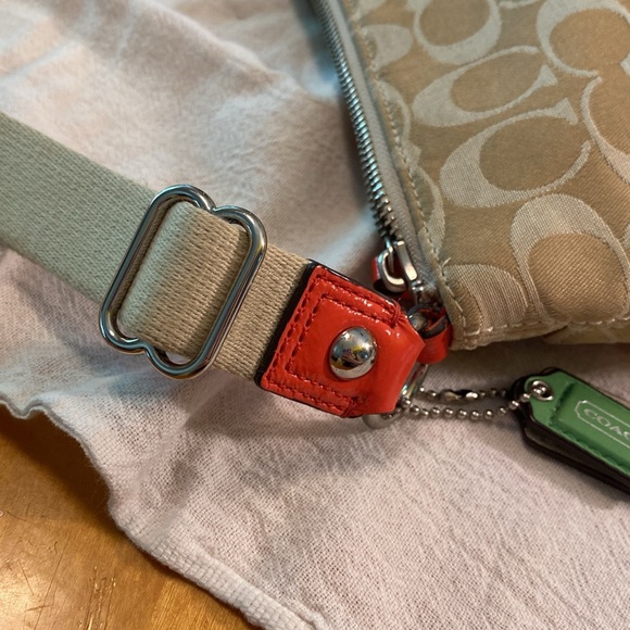 Vintage Coach Poppy crossbody purse - Picture 5 of 7